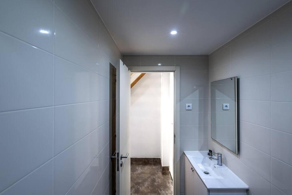 Cozy Ground Floor Studio With Ac And Loft Bedroom Lisboa Exteriör bild