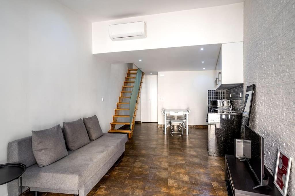 Cozy Ground Floor Studio With Ac And Loft Bedroom Lisboa Exteriör bild