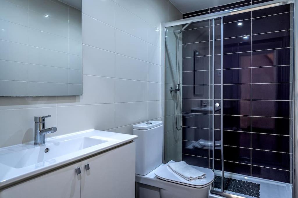 Cozy Ground Floor Studio With Ac And Loft Bedroom Lisboa Exteriör bild